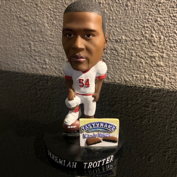 Jeremiah Trotter Tasty Cake Bobble Head # 1 Of 5000 Very Rare Washington DC - Picture 5 of 7